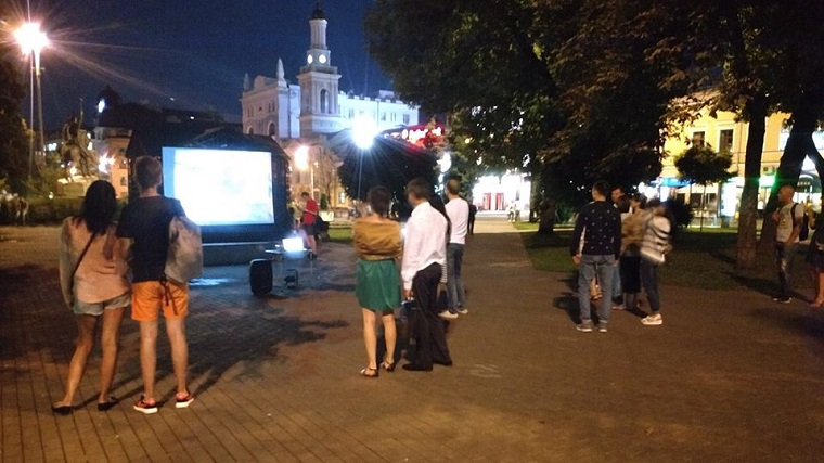 В центре Киева покажут кино под открытым небом