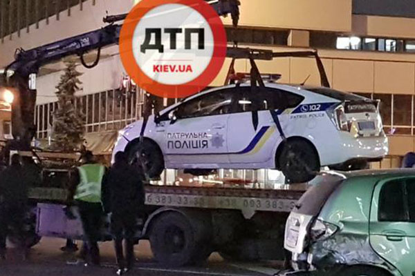 Полицейские разбили Prius