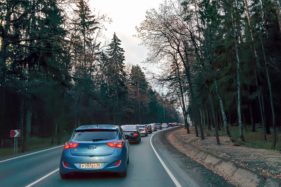 В Киеве придумали, как бороться с парковками в зеленых зонах