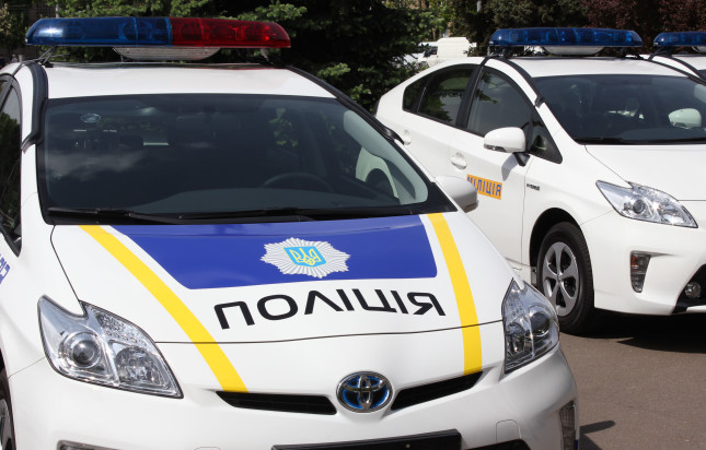 Полицейский Prius отдадут детям