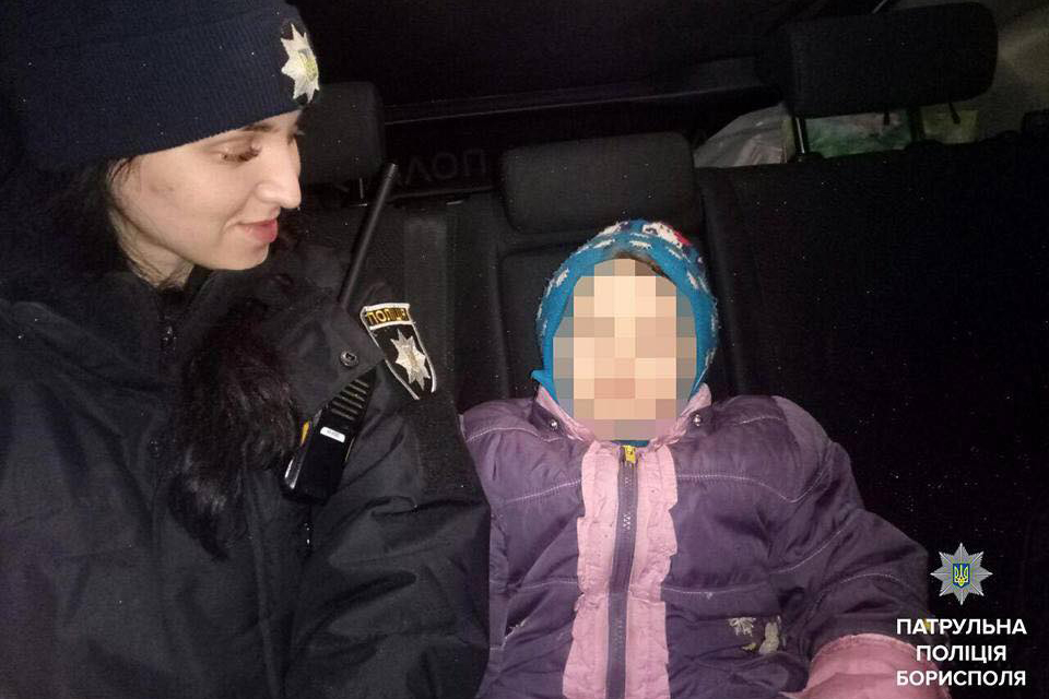 Пьяная мать выгнала трехлетнего ребенка на мороз