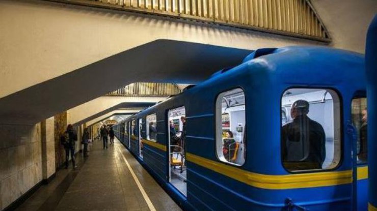 В киевском метро будут раздавать еду