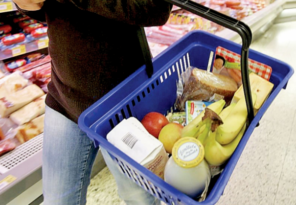 Безработные вынесли из супермаркета рюкзак, набитый продуктами