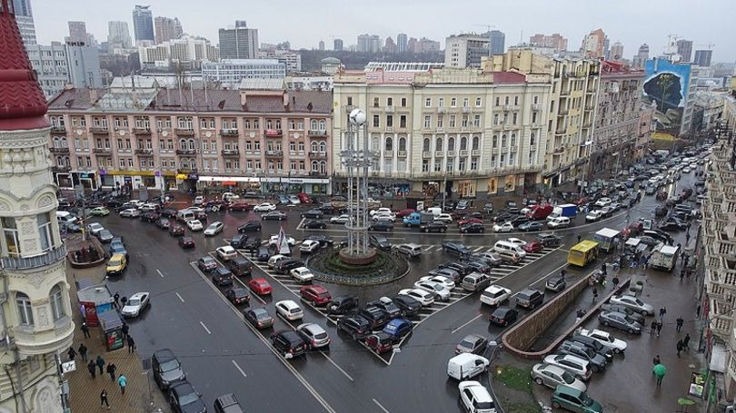 Киевляне отказались переименовывать площадь Льва Толстого
