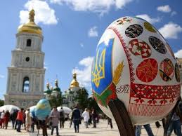 В центре Киева появились гигантские крашенки (фото)