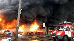 В Киеве сожгли МАФ с шаурмой (видео)