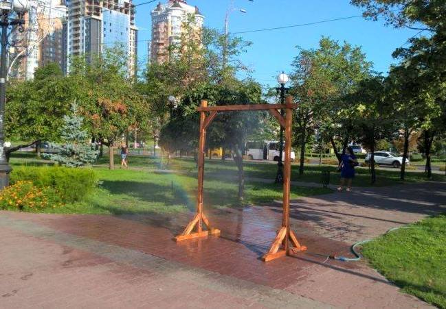 В парках и скверах столицы появятся освежающие рамки