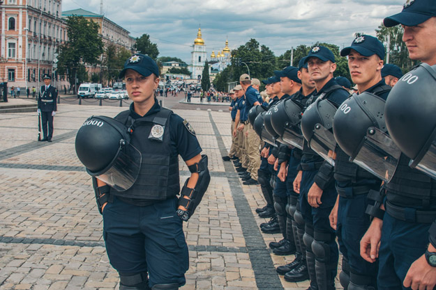 В центре Киева собрались сотни полицейских (фото)