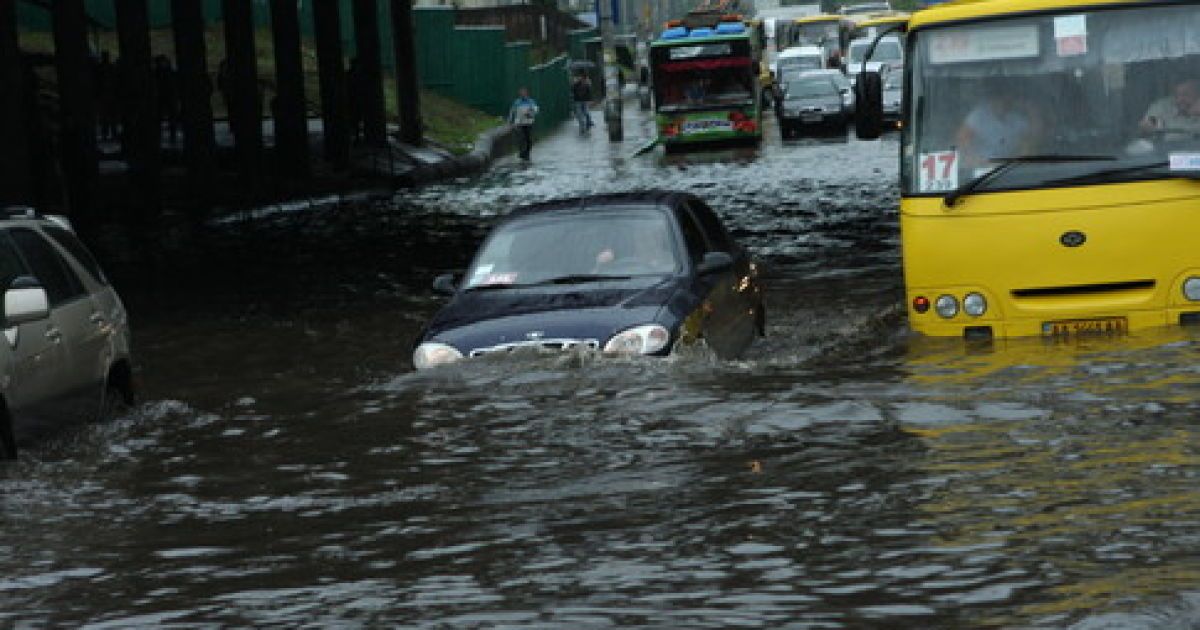 Киев снова затопило (фото, видео)