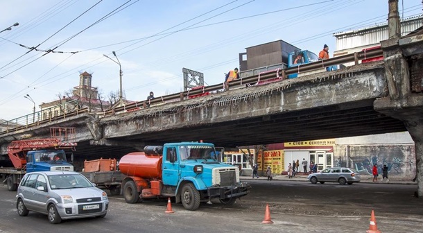 Киев стал городом аварийных мостов