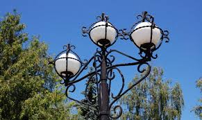 В парке на Позняках предлагают провести освещение