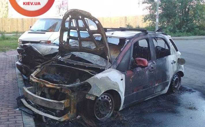 В Вишневом сожгли машину активиста