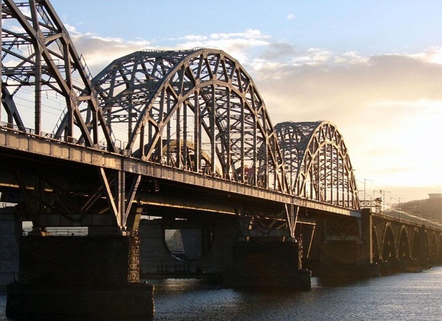 Дарницкий мост стал съемочной площадкой (видео)