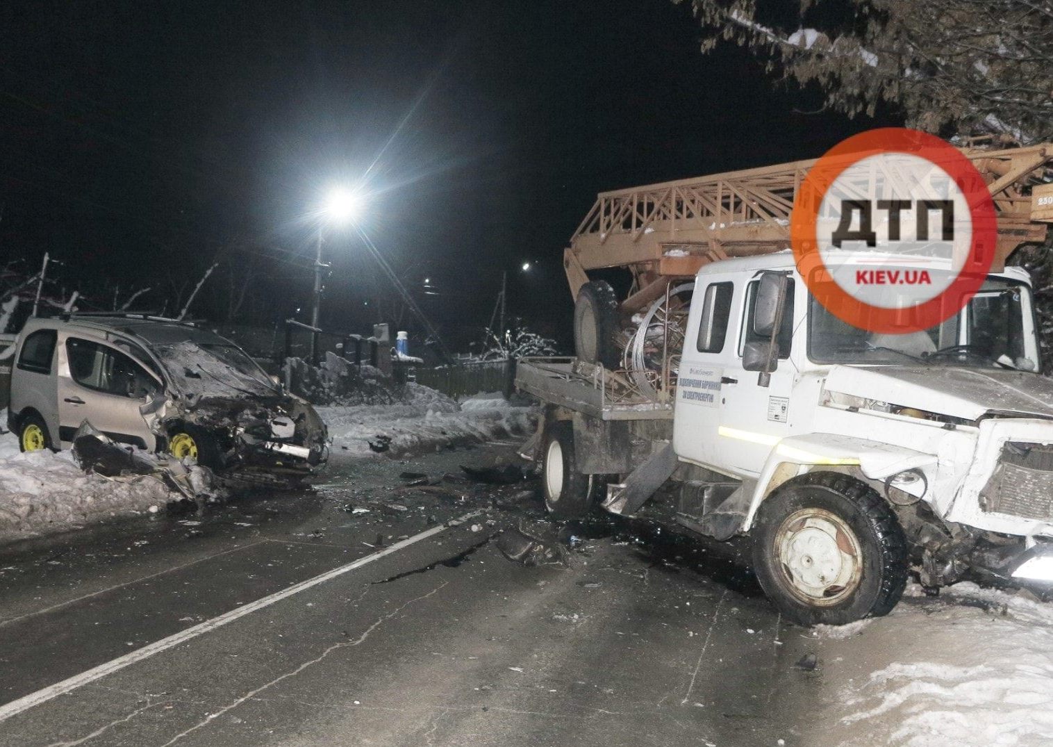 В страшной аварии под Киевом погиб человек