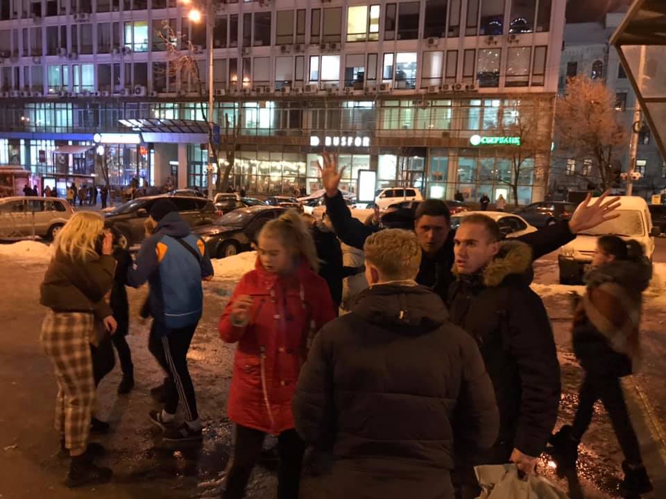Появилось видео жестокого избиения в центре Киева