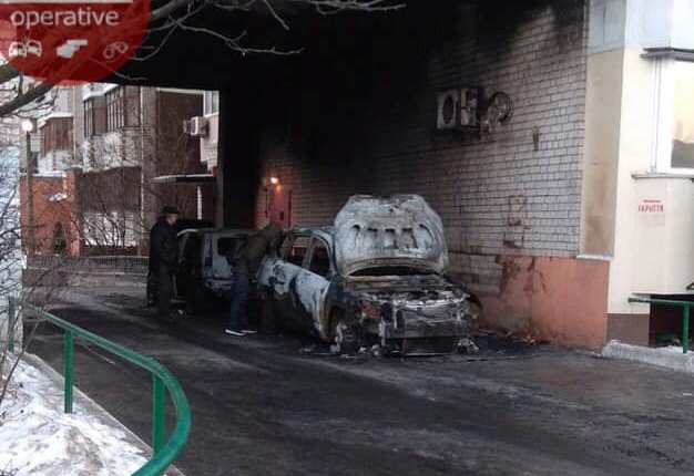 На Теремках сгорела Toyota, подозревают поджог
