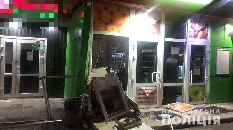Ночью на Борщаговке взорвали банкомат