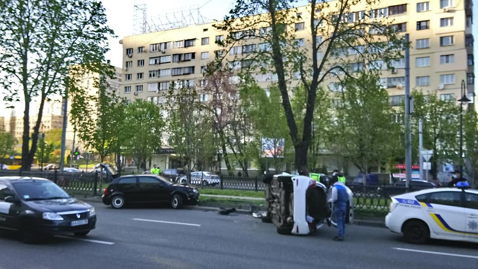 В Киеве - очередное ДТП с участием такси