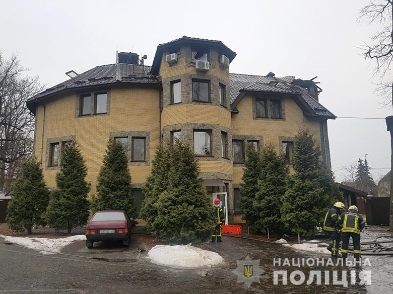 В Подольском районе Киева загорелся пансионат