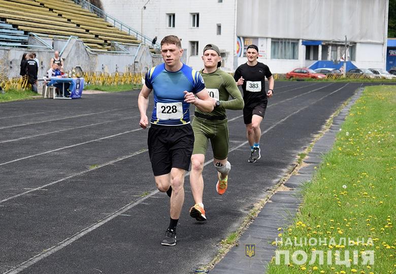 В Киеве состоялся чемпионат по легкой атлетике среди полицейских (видео)