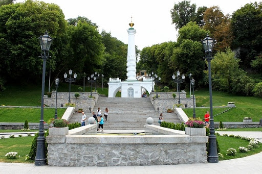 В Киеве за три года реставрируют восемь памятников