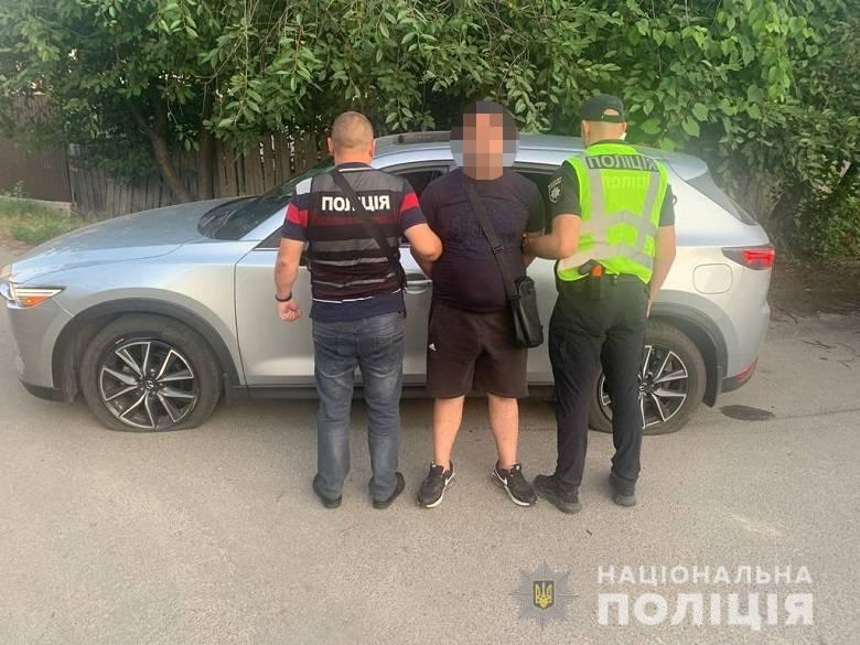 Киевлянин воровал номерные знаки с автомобилей. Задержанный обвиняется в совершении смертельного ДТП