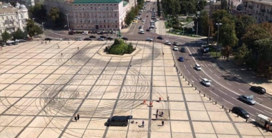 В киевской полиции квалифицировали съемки на Софийской площади как хулиганство. Что грозит организаторам съемок