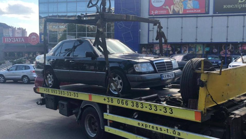 В Киеве у должников отобрали более 40 автомобилей (видео)