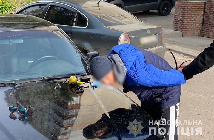 В Киеве житель Василькова угнал автомобиль BMW (видео)