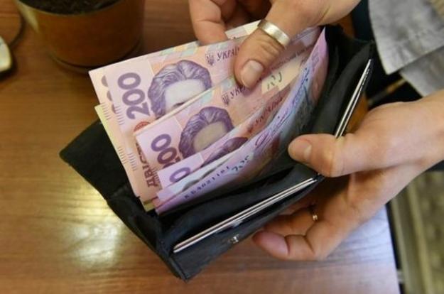 В Киеве средняя заработная плата превысила 21 тысячу гривен