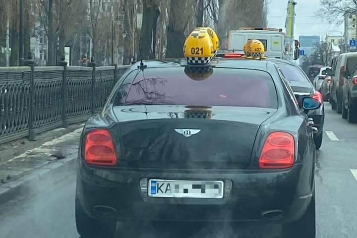 В Киеве можно вызвать Bentley-такси за 900 гривен в час или Maybach за 2 тысячи гривен