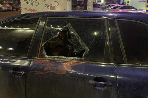В Киеве автовор украл из салона машины сумку с деньгами