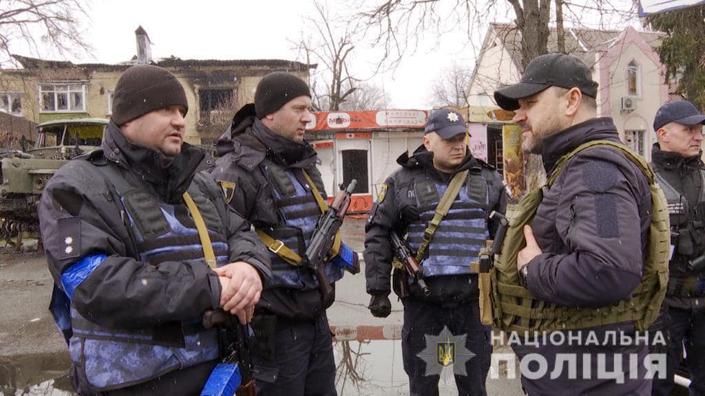 Полиция усиливает патрулирование во всех уволенных городах Киевской области (фото, видео)