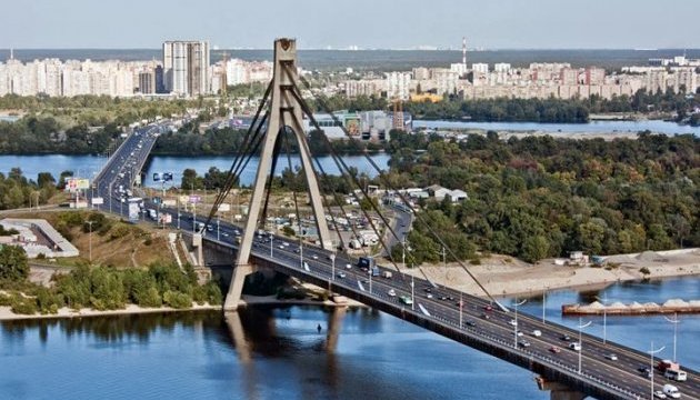 В Киеве на Северном мосту полностью восстановлено движение в двух направлениях