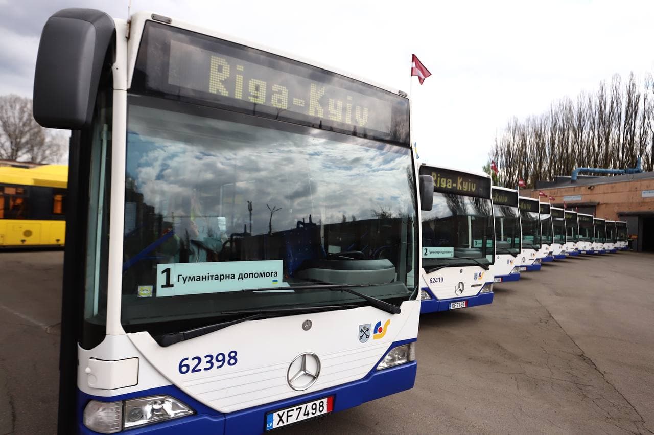 В Киев прибыли одиннадцать автобусов из Риги