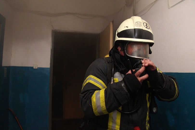В Киеве загорелась квартира с многоэтажке
