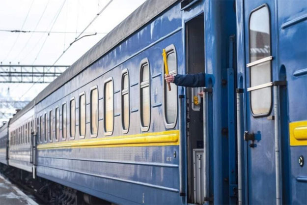 Между Киевом и Черкассами восстановлено железнодорожное сообщение