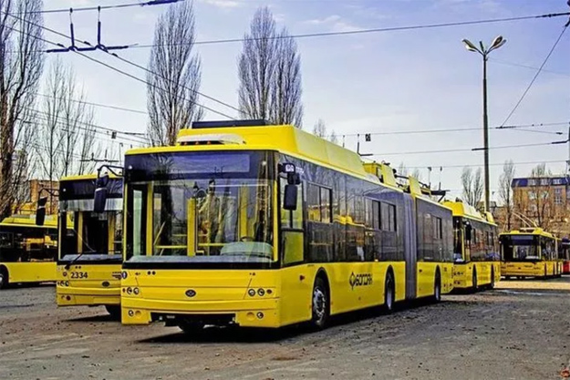 В Києві відновлено роботу двох тролейбусних маршрутів 