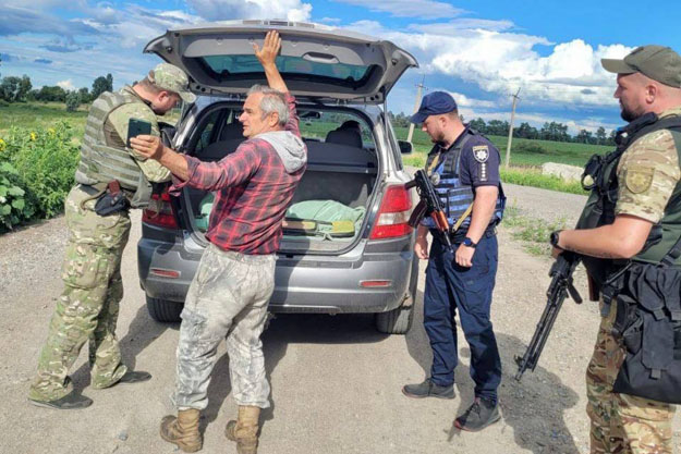 В Броварском районе полицейские провели массовые проверки граждан и транспортных средств