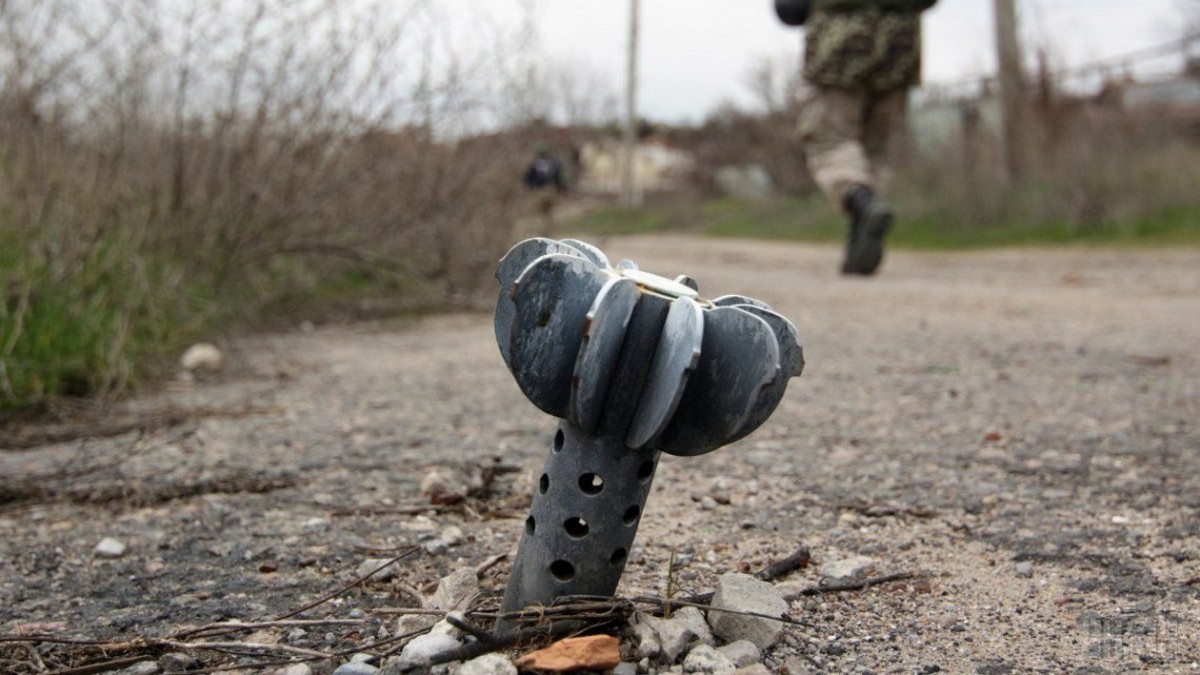 Неразорвавшиеся мины и боеприпасы представляют смертельную опасность. В Киевской администрации напомнили, что делать при обнаружении взрывоопасного предмета