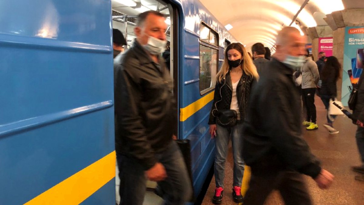 Киевский метрополитен за неделю перевез 3,3 миллиона пассажиров