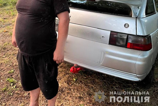 В Киевской области нетрезвый водитель пытался дать взятки патрульным. Злоумышленнику грозит до четырех лет лишения свободы (видео)