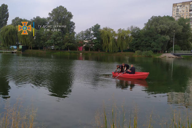 В Днепровском районе Киева на озере погиб человек