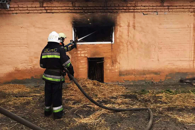 В Фастовском районе загорелась заброшенная ферма