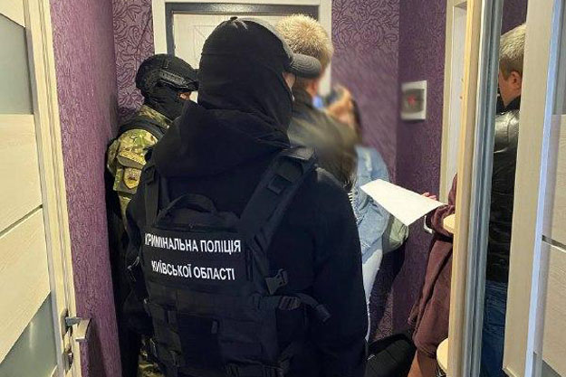 Полицейские Киевской области разоблачили канал перевозки женщин в турецкие бордели. Наемным работницам обещали заработок от 3 до 5 тысяч долларов в месяц (видео)