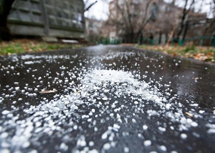 Дефіцит солі: чим у Києві посипатимуть взимку дороги