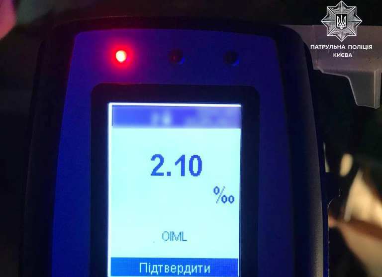 В Киеве пьяный водитель устроил ДТП