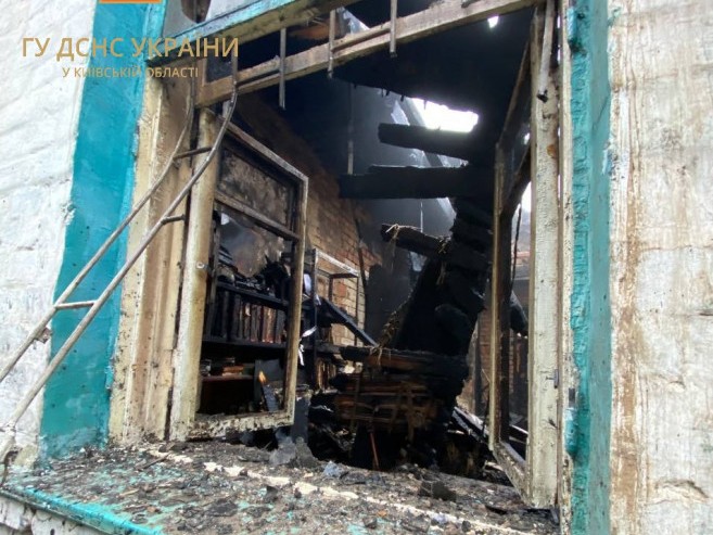 Под Киевом загорелся частный дом, в огне погиб мужчина