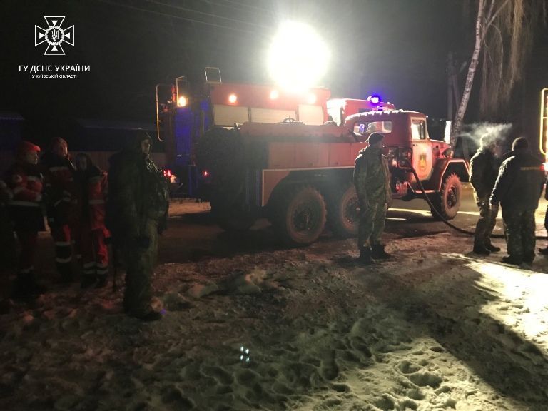 В Киевской области загорелся частный дом, внутри нашли два трупа