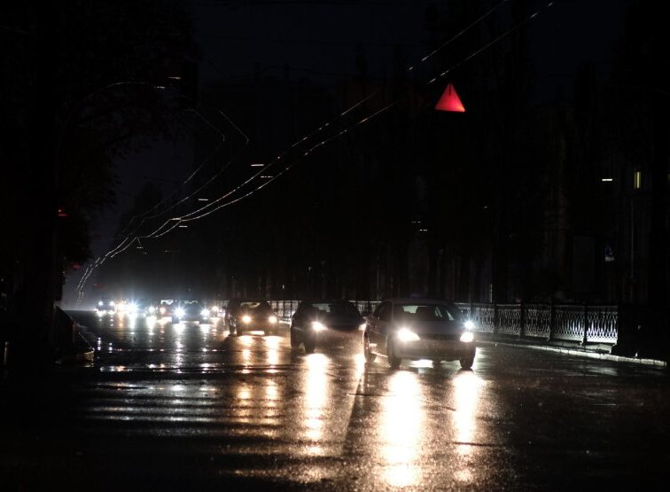 Киевляне просят раздать жителям столицы светоотражающие жилеты